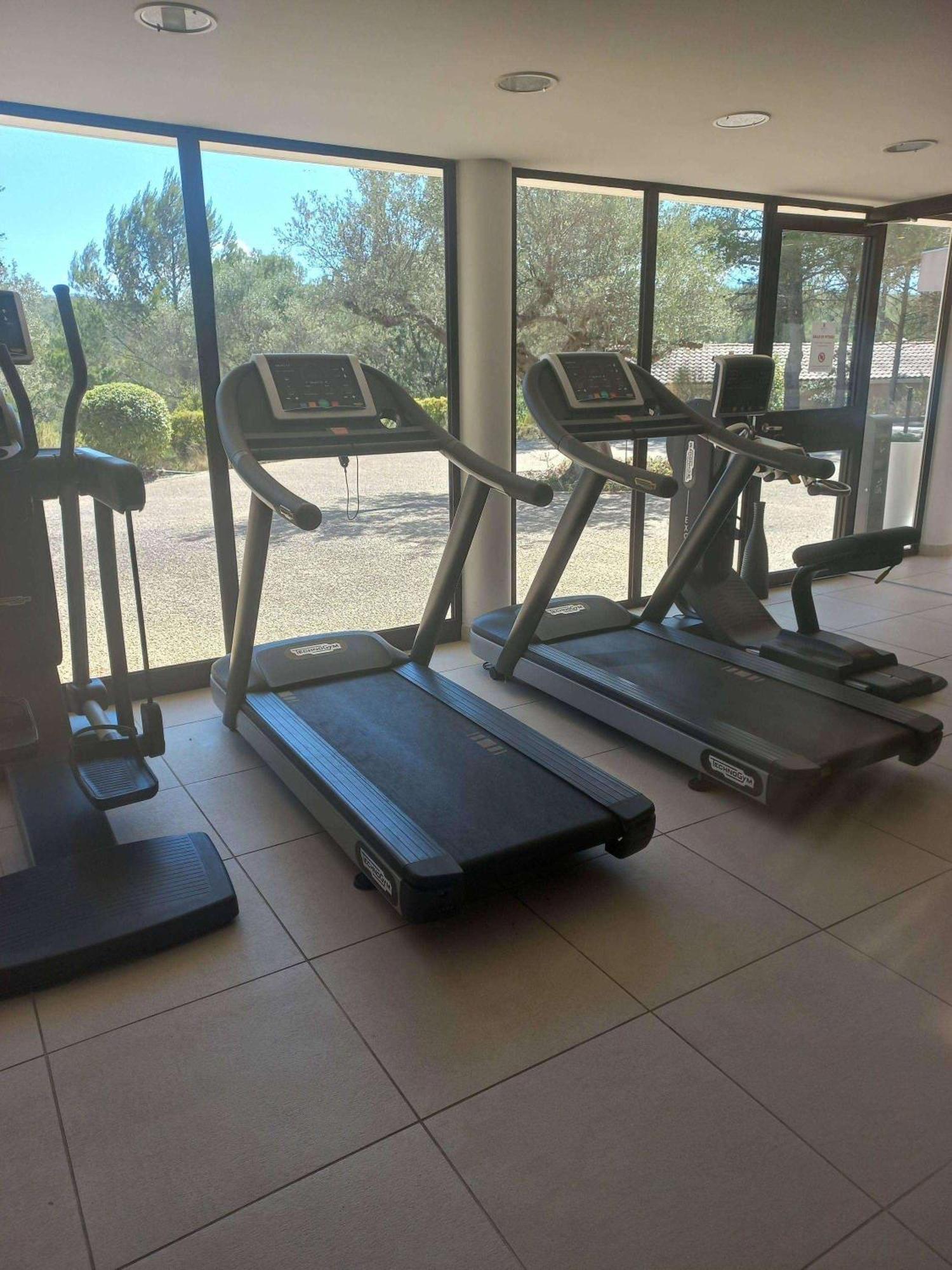 Mercure Golf De Barbaroux & Hotel 4*