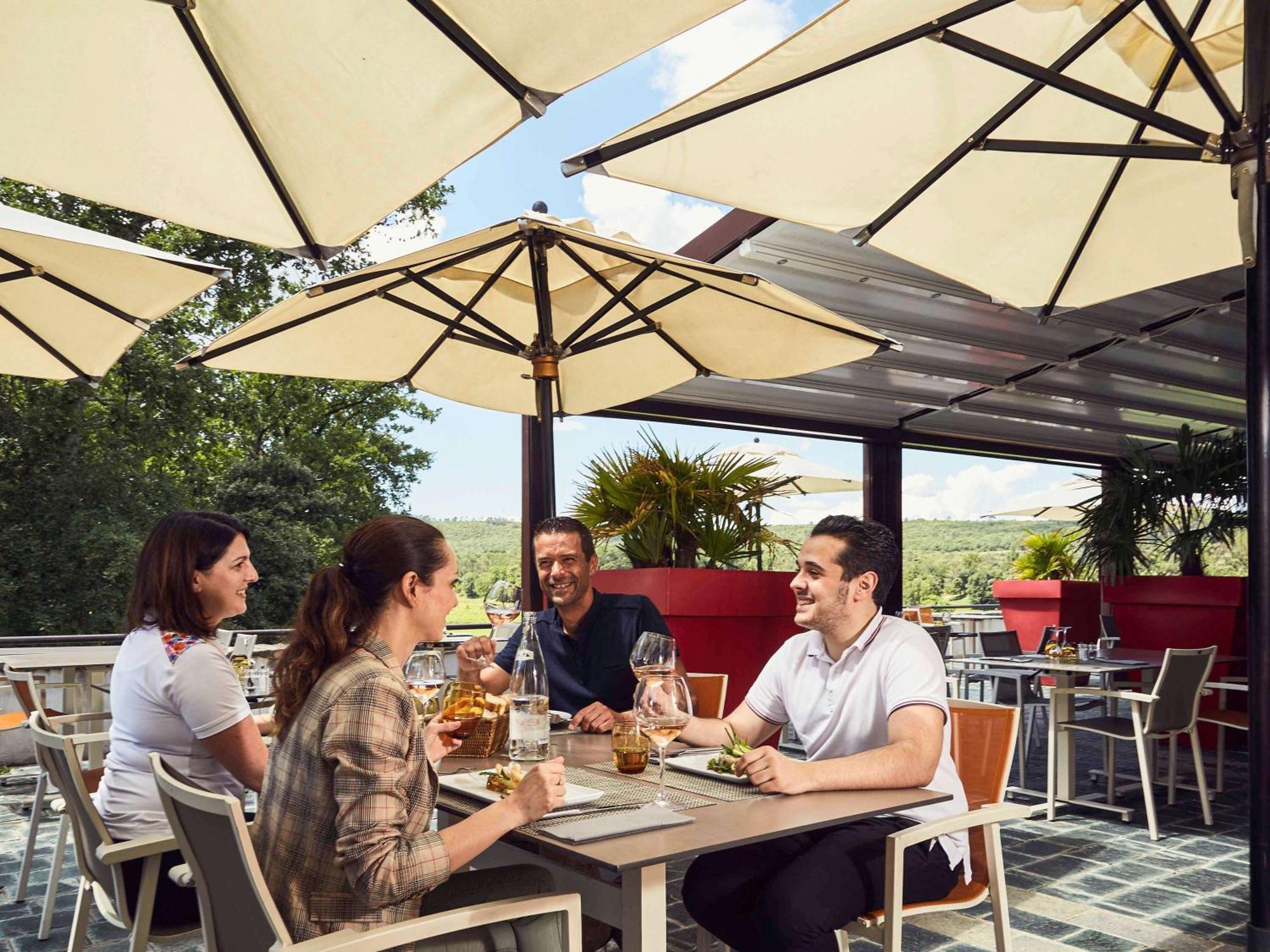 Mercure Golf De Barbaroux & 4*