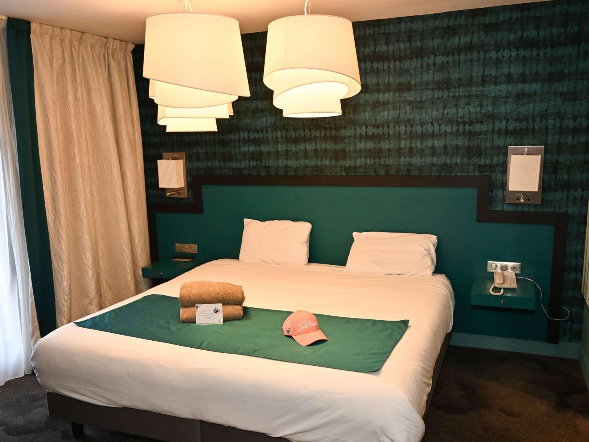 Hotel Mercure Golf De Barbaroux & 4*