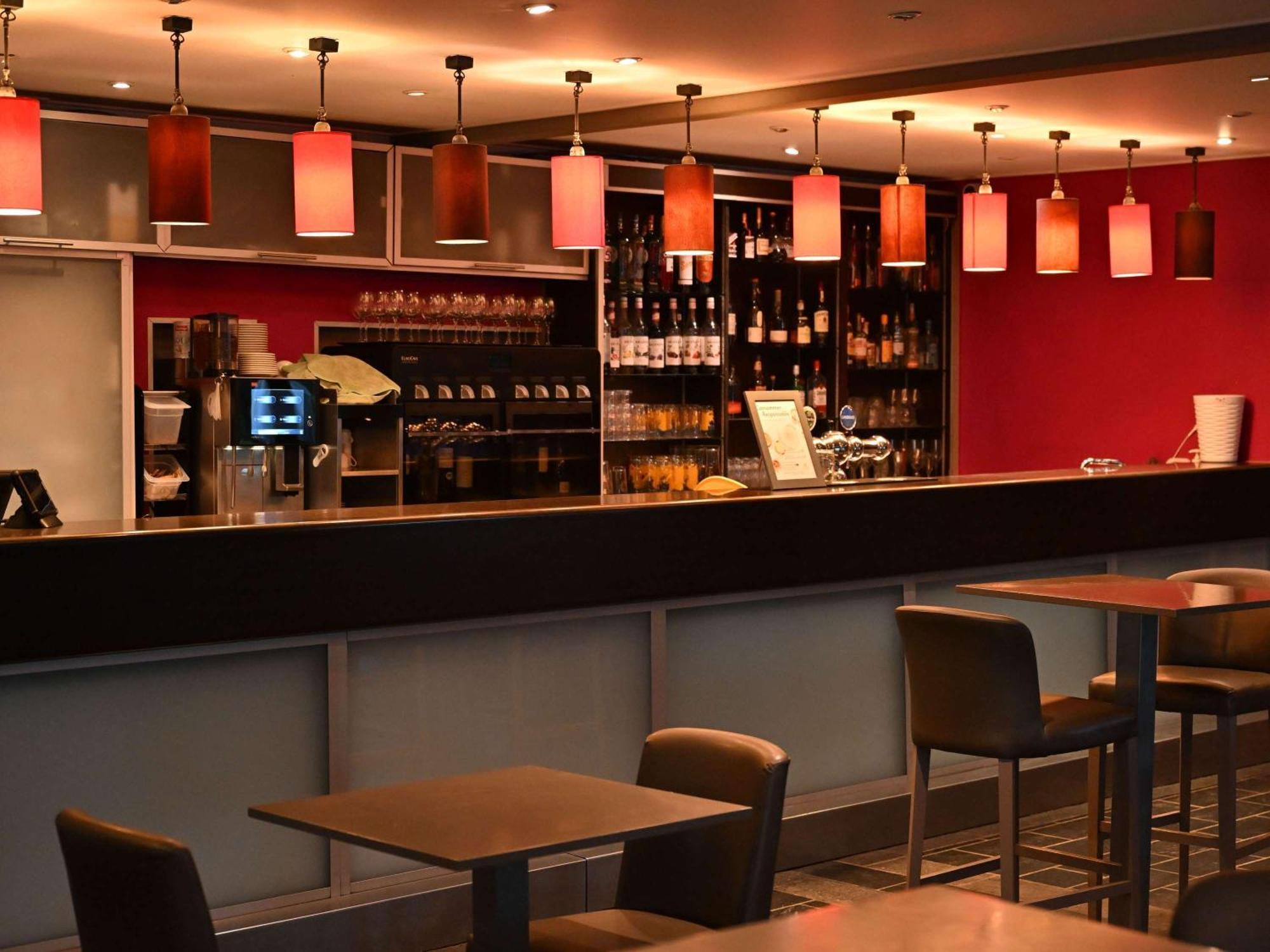 Hotel Mercure Golf De Barbaroux & 4*