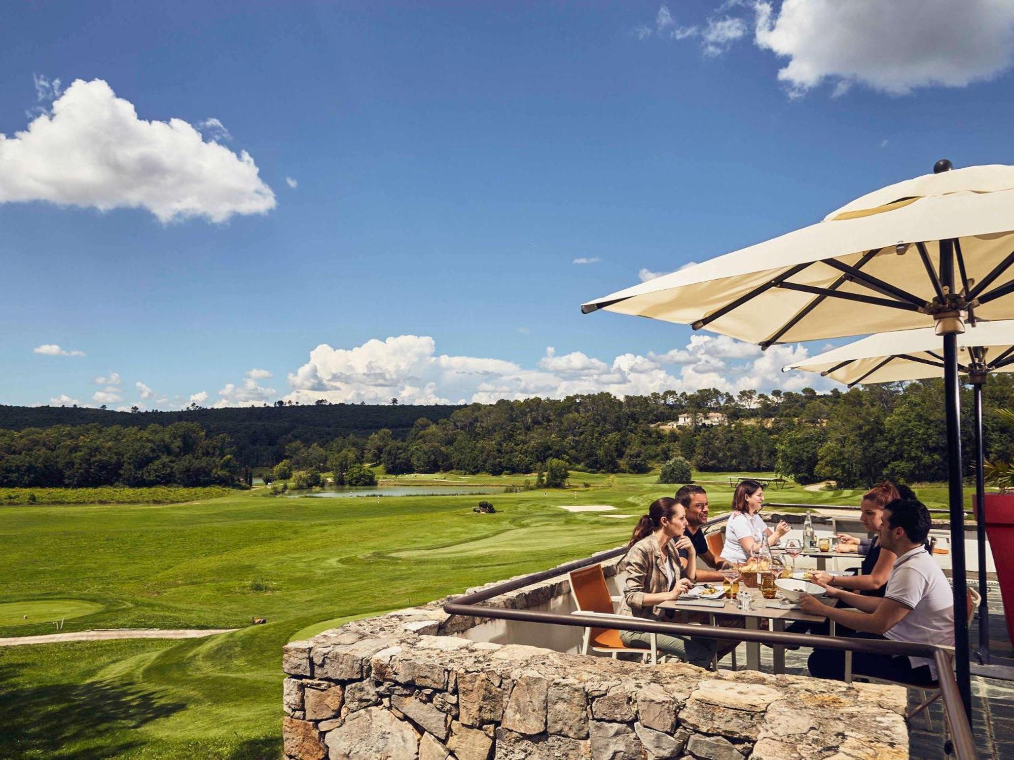 Hotel Mercure Golf De Barbaroux & 4*