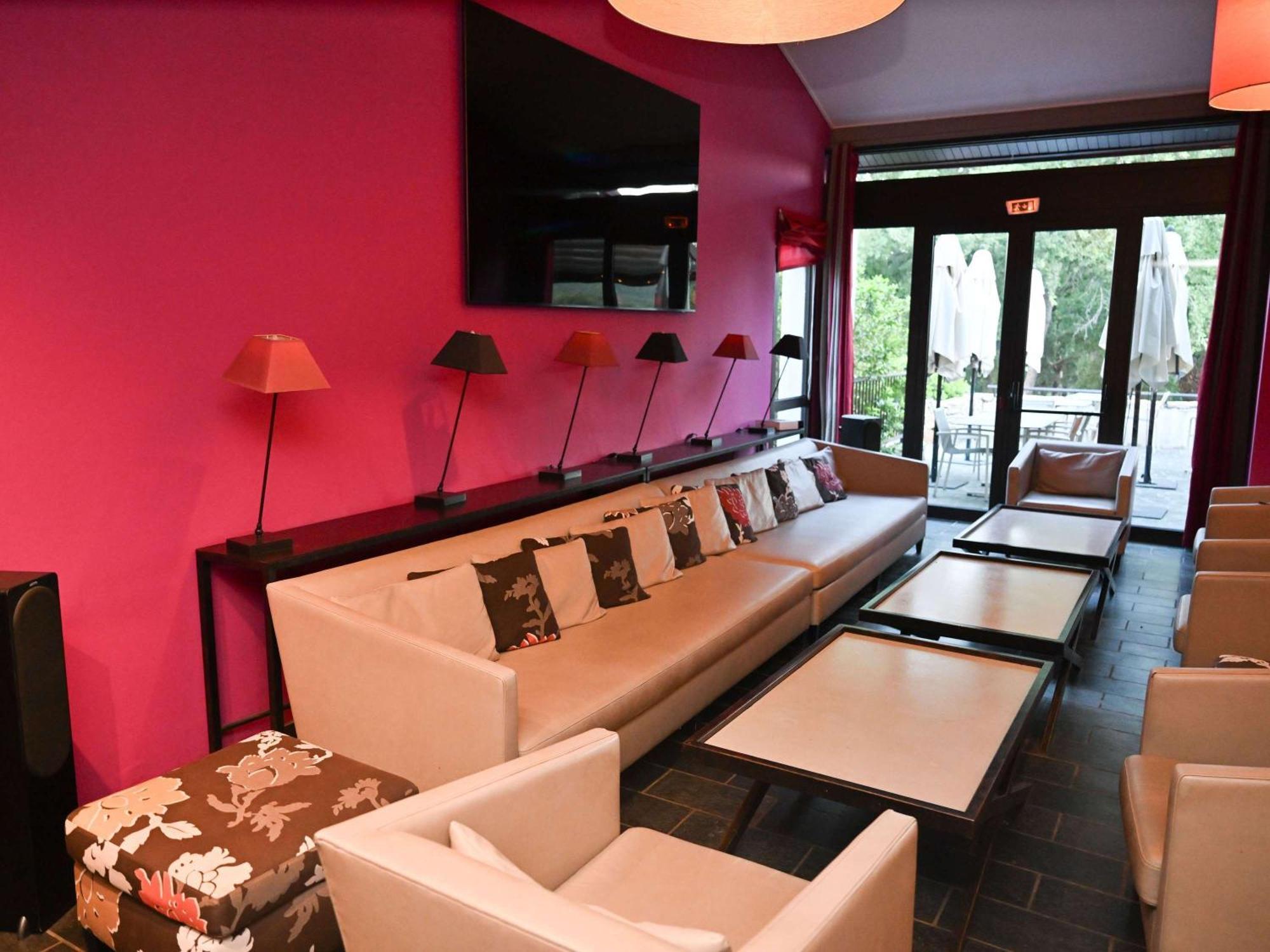 Mercure Golf De Barbaroux & Hotel 4*